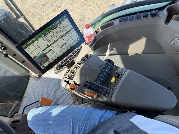 2025 John Deere 8R 340 - Photo35