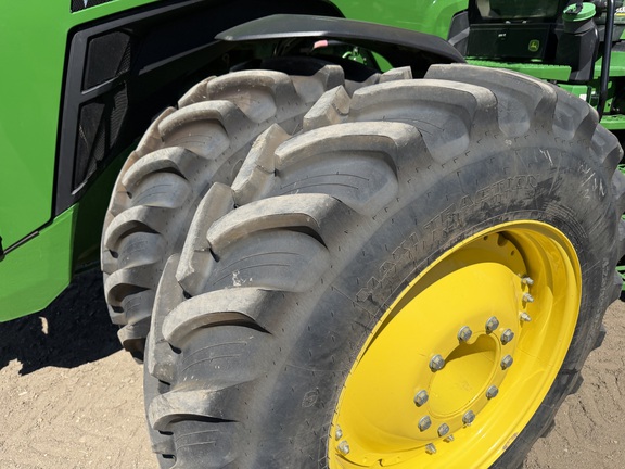 2025 John Deere 8R 340 - Photo10