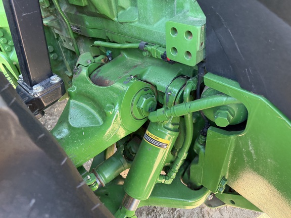 2025 John Deere 8R 340 - Photo13