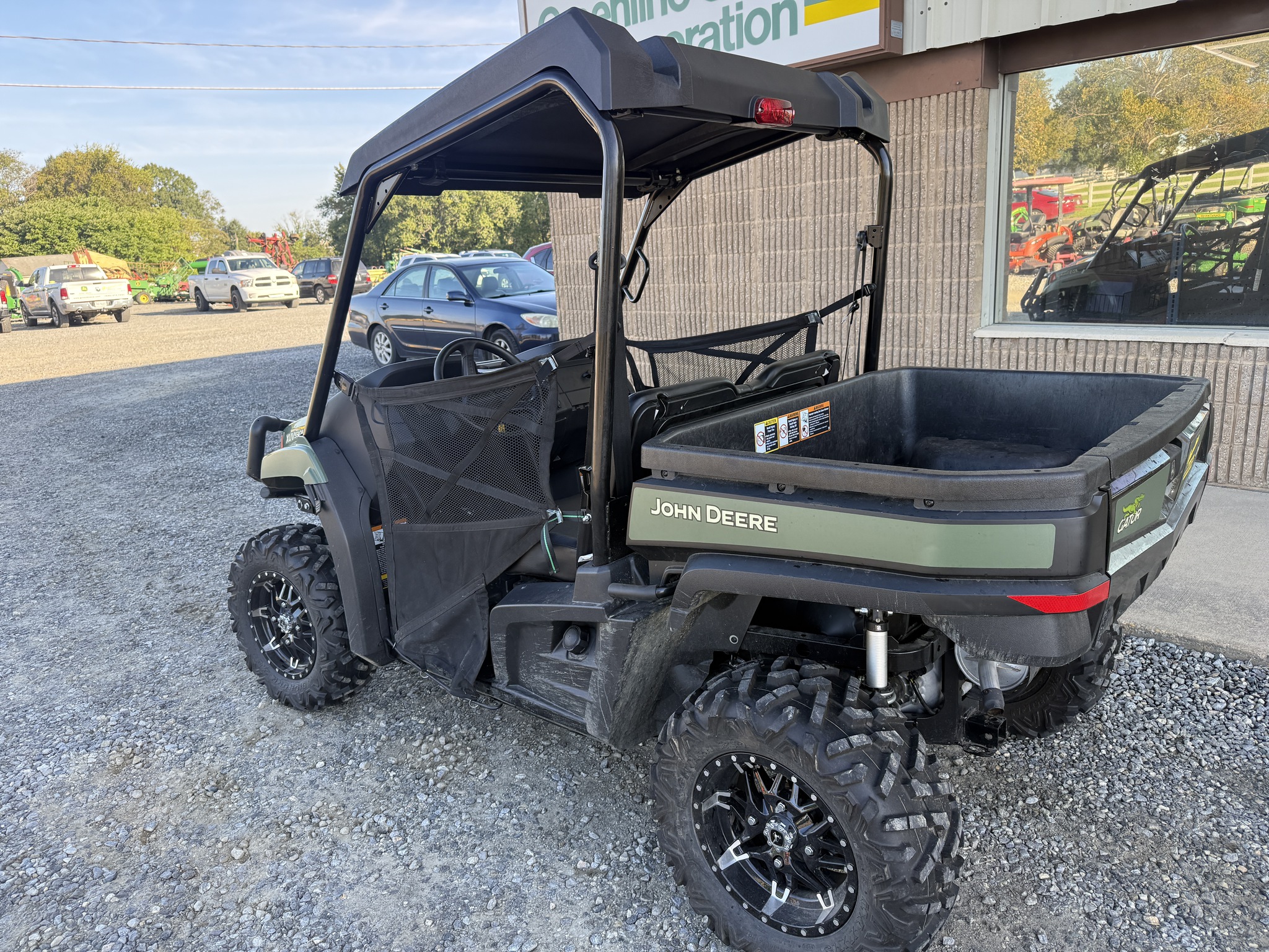 2025 John Deere 590M Image 4