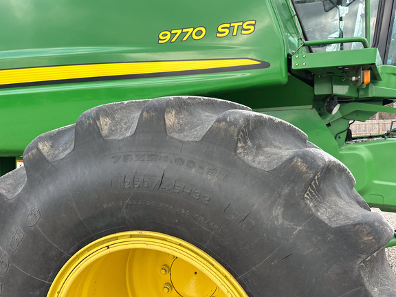 2009 John-Deere 9770 STS