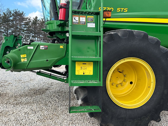 2009 John-Deere 9770 STS