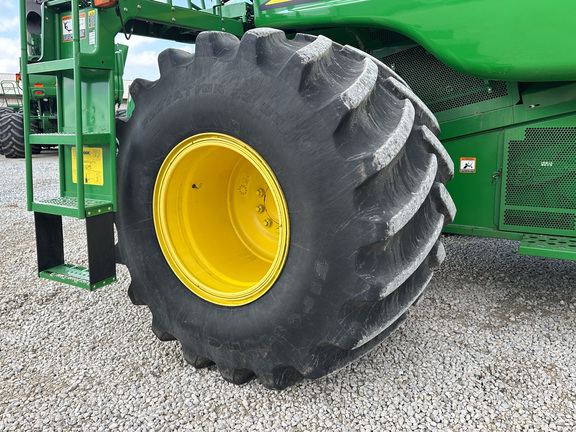 2009 John-Deere 9770 STS