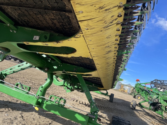 Used 2022 John Deere HD45R Combine Platforms at Horizon Ag & Turf in Vermilion, AB - Photo2