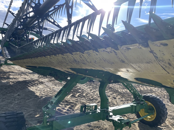 Used 2022 John Deere HD45R Combine Platforms at Horizon Ag & Turf in Vermilion, AB - Photo3