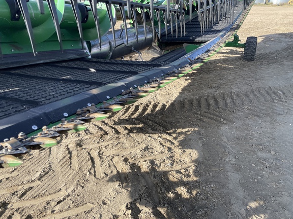 Used 2022 John Deere HD45R Combine Platforms at Horizon Ag & Turf in Vermilion, AB - Photo11