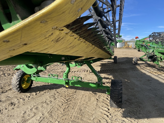 Used 2022 John Deere HD45R Combine Platforms at Horizon Ag & Turf in Vermilion, AB - Photo16