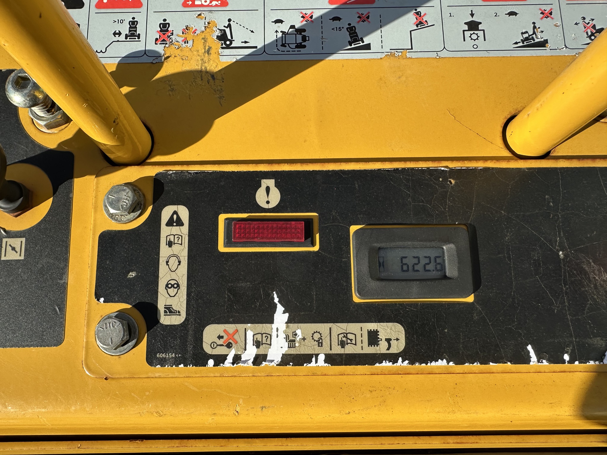  2014 Hustler Super S 52 at Heritage Tractor in Joplin, MO