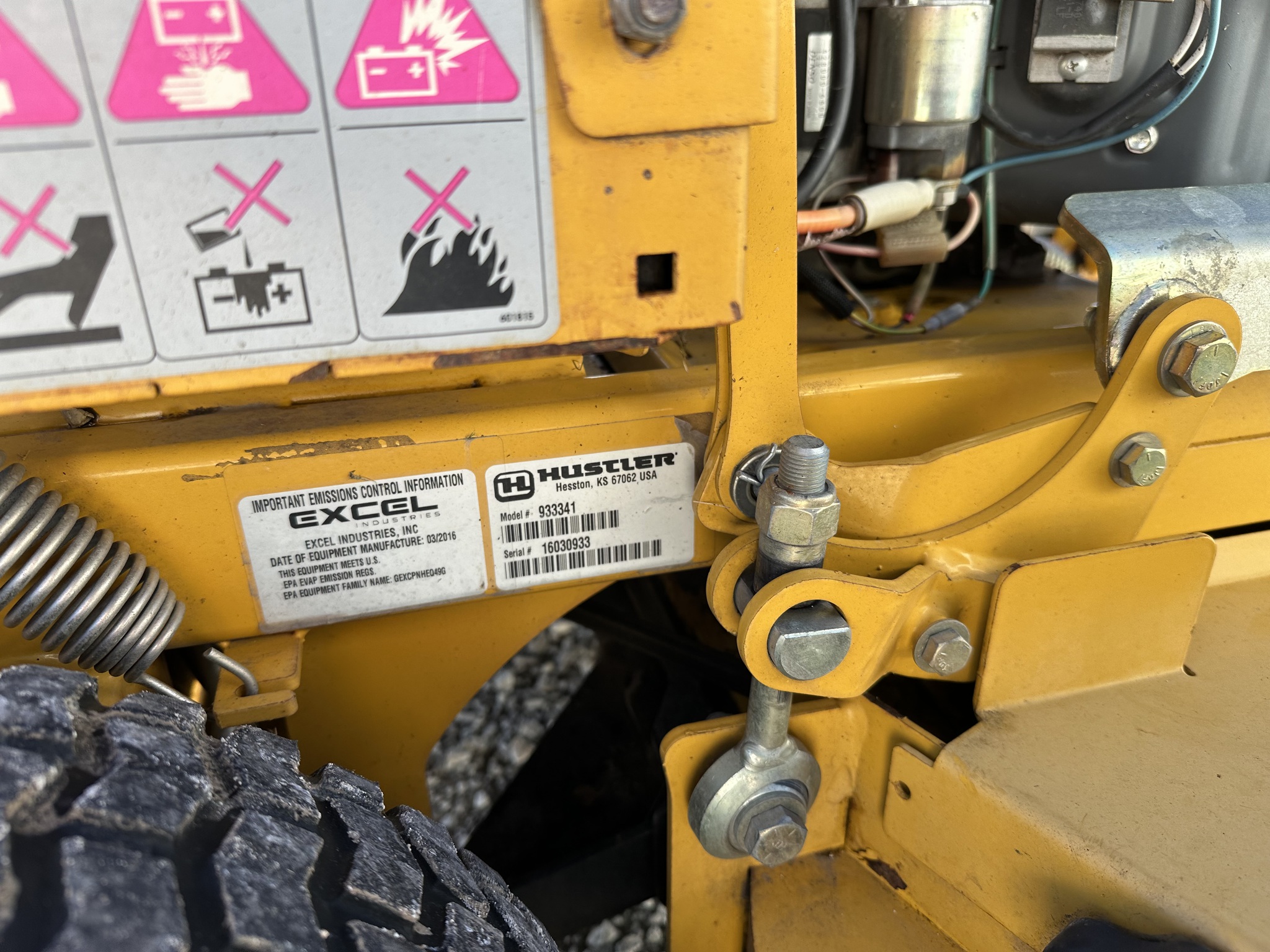  2014 Hustler Super S 52 at Heritage Tractor in Joplin, MO