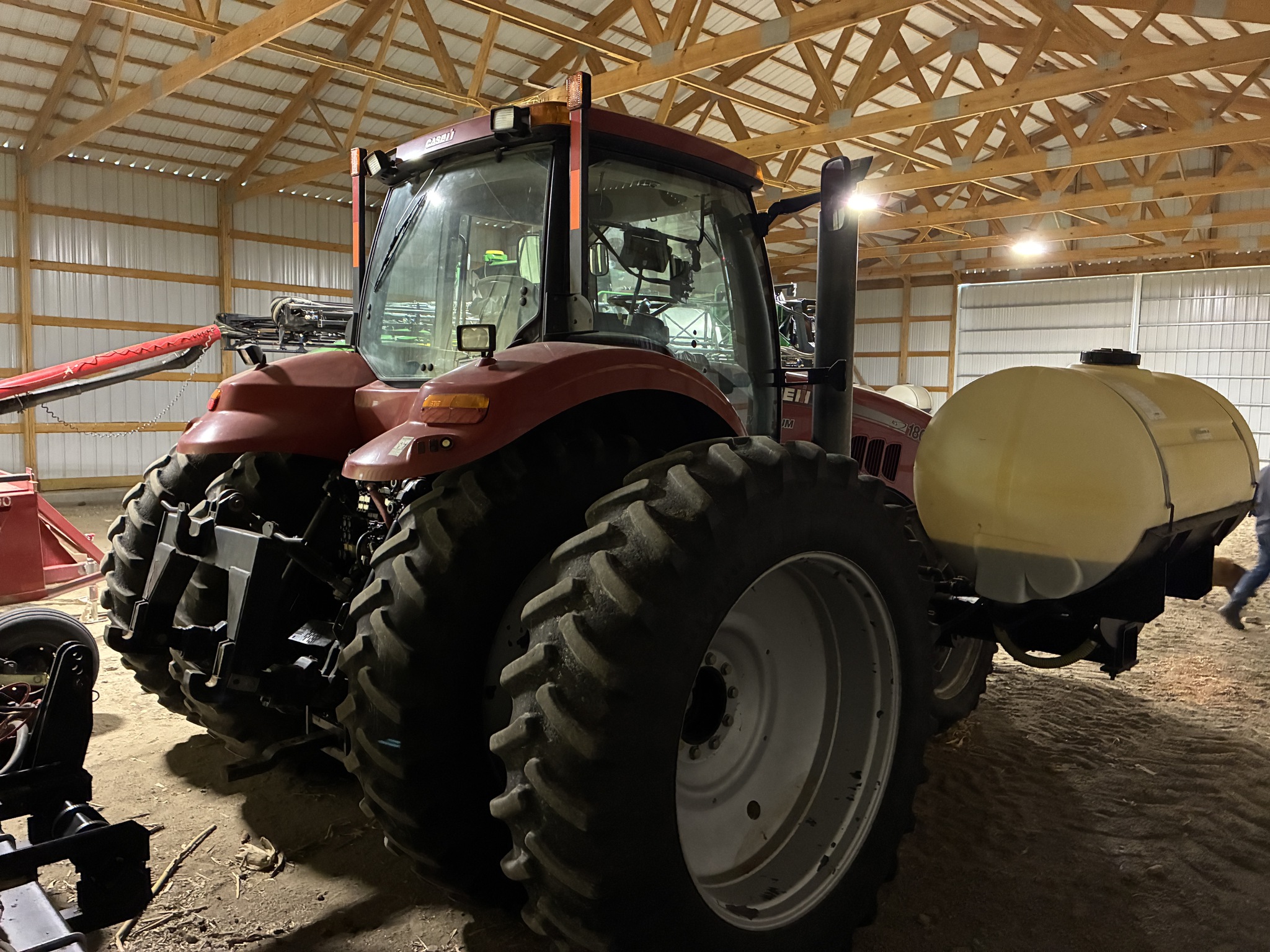 2010 Case IH Magnum 180 Image 4