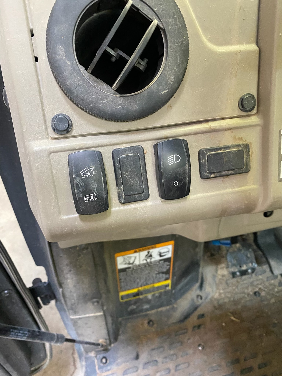 2023 John Deere XUV 835R Image 7