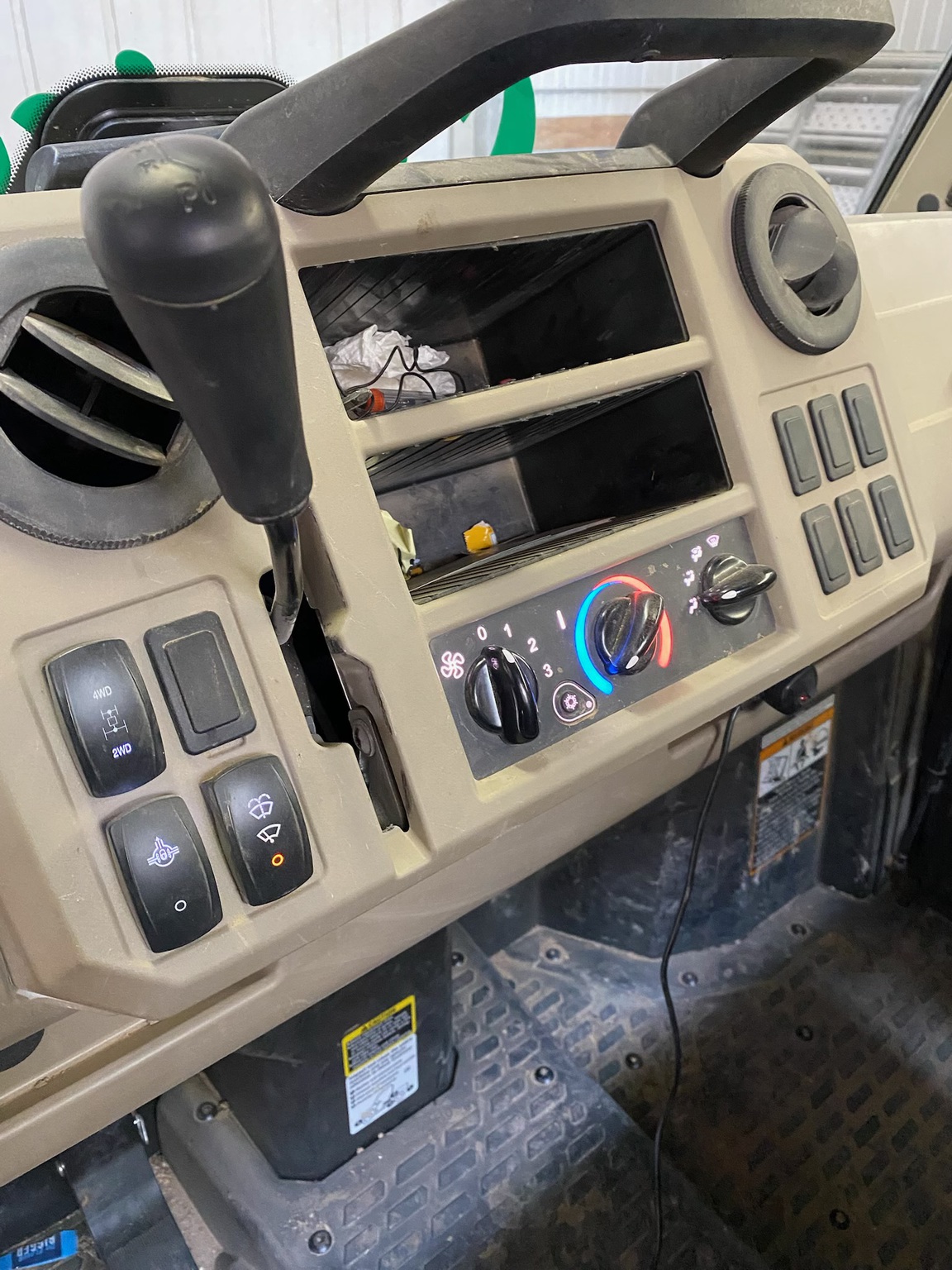 2023 John Deere XUV 835R Image 5