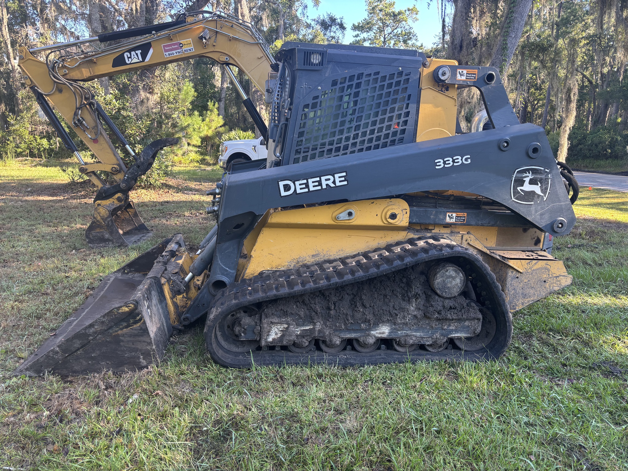 2021 John Deere 333G Image 1