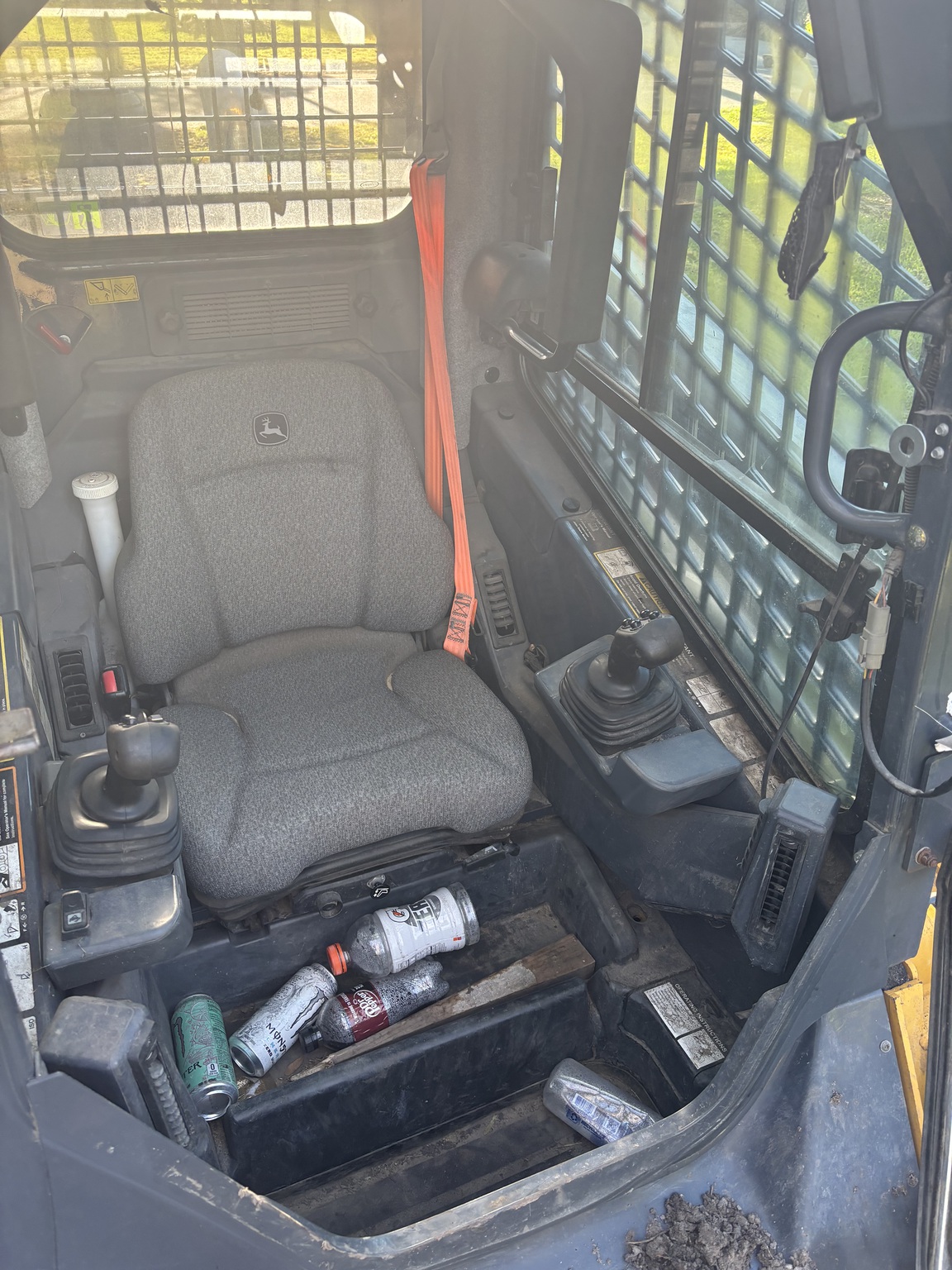 2021 John Deere 333G Image 4