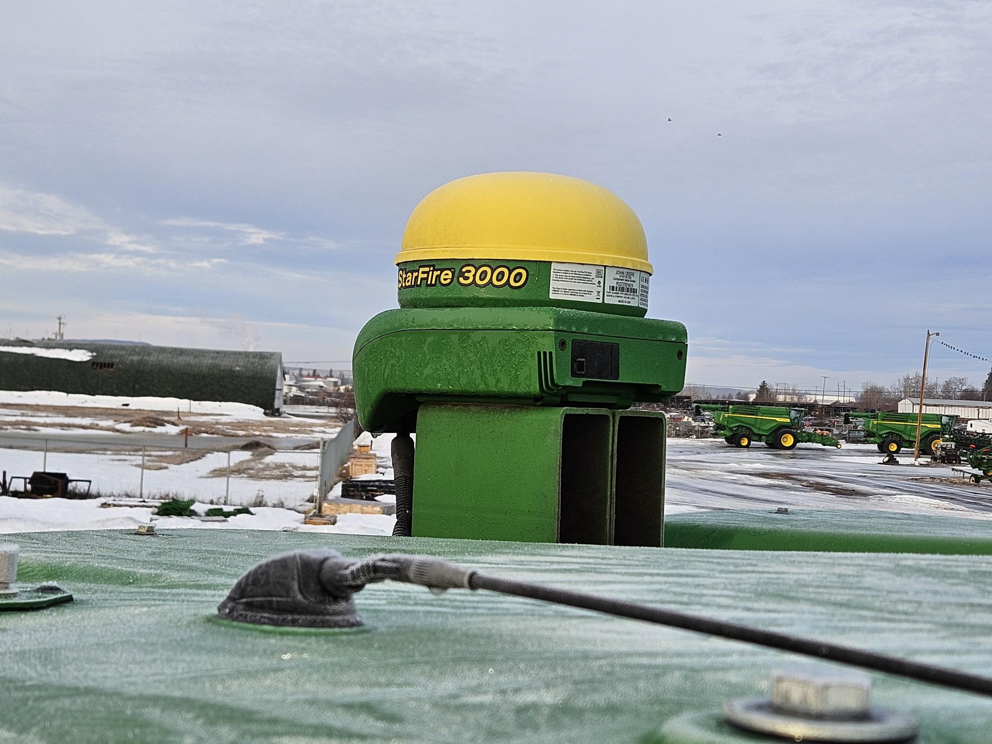 2015 John Deere S680 Image 6