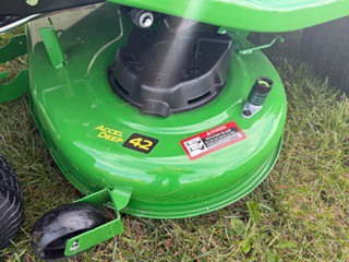 Used 2025 John Deere X330 Lawn & Garden Tractors at Koenig Equipment in Tipp City, OH - Photo9