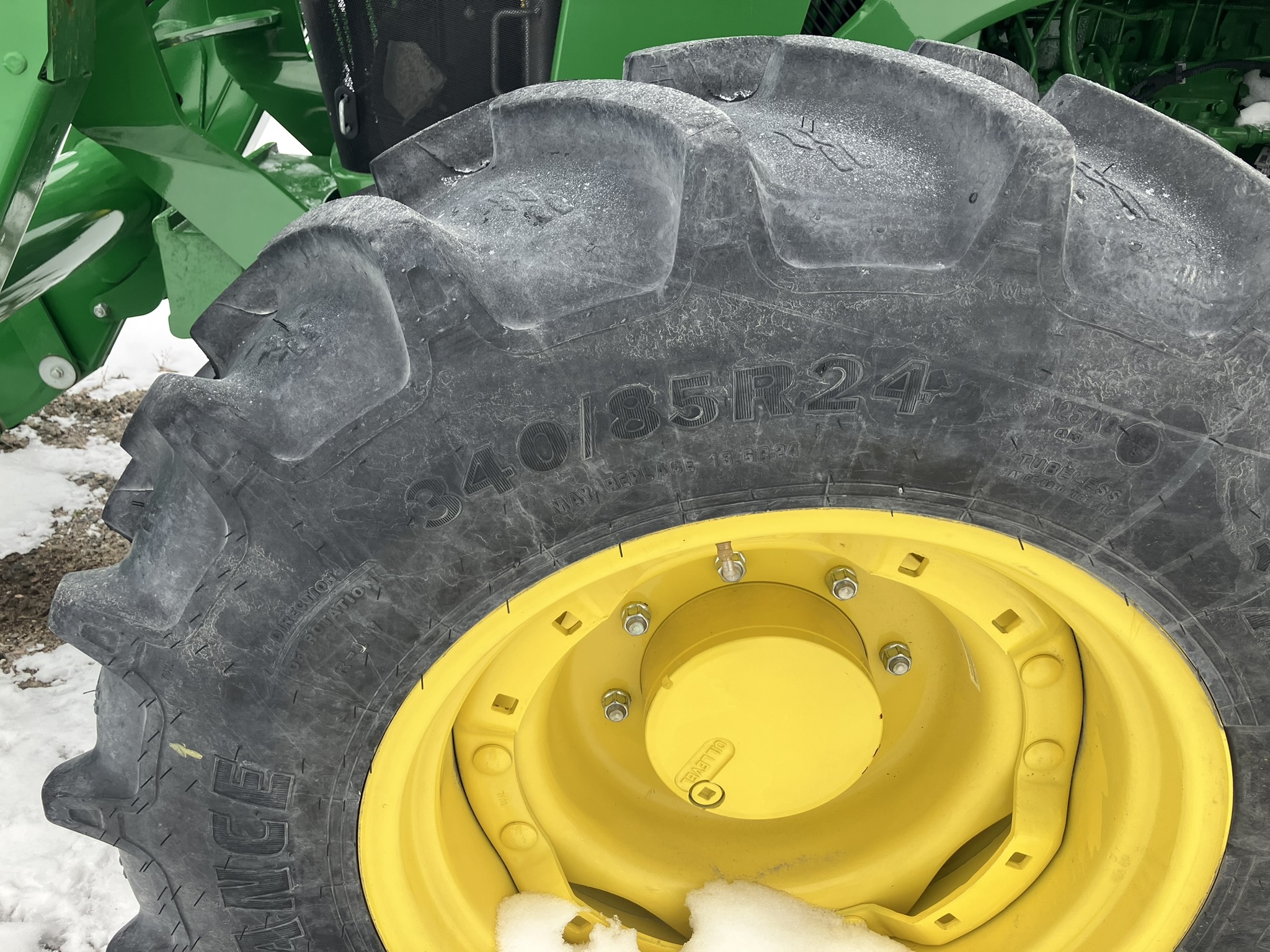 2023 John Deere 5105M Image 4