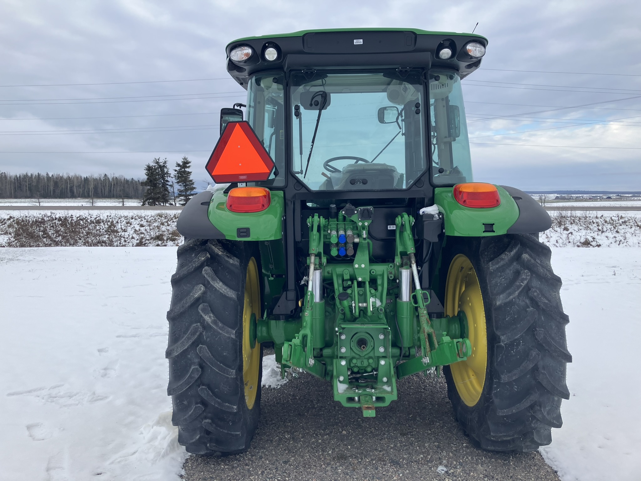 2023 John Deere 5105M Image 6