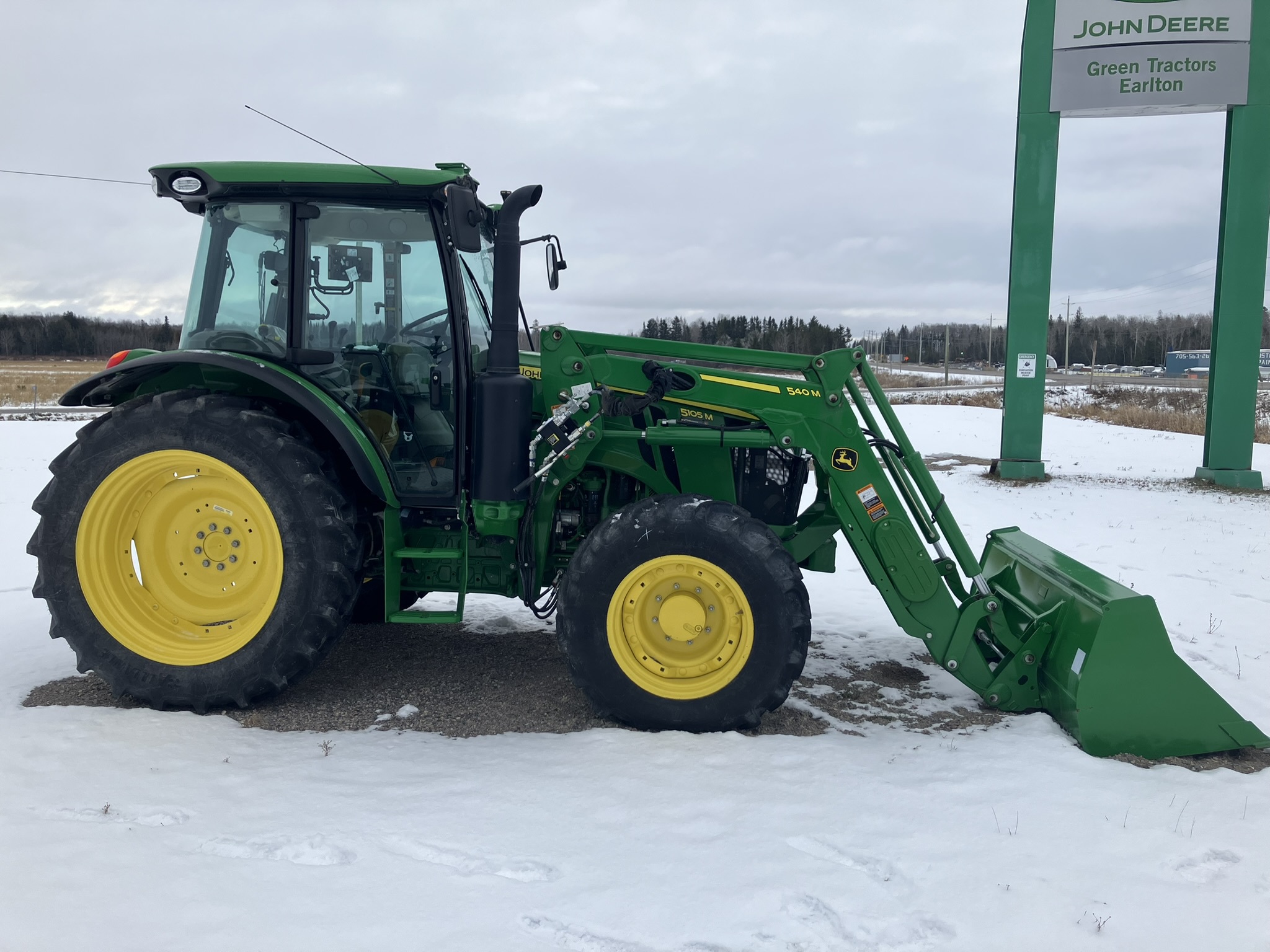2023 John Deere 5105M Image 10