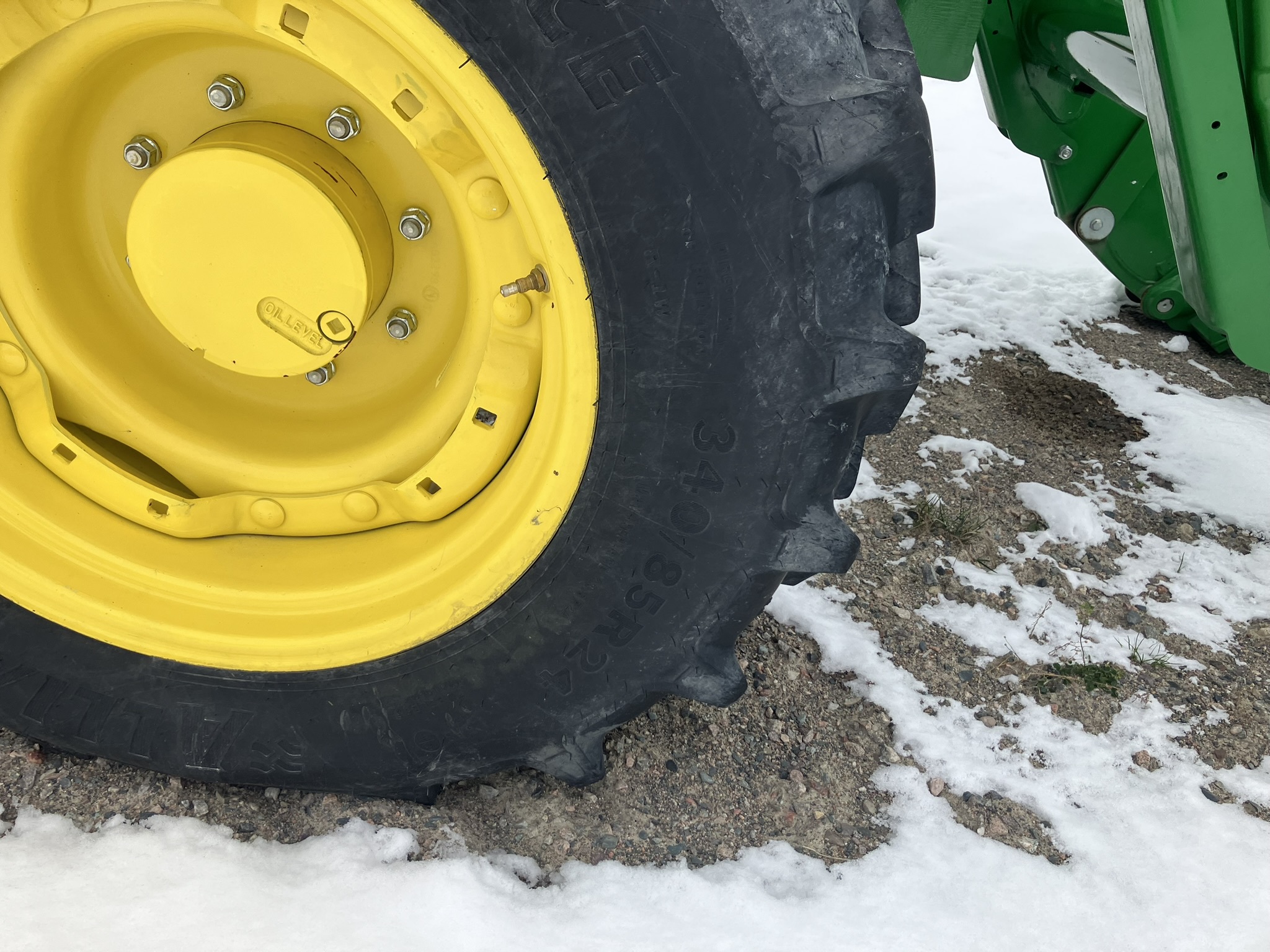 2023 John Deere 5105M Image 9