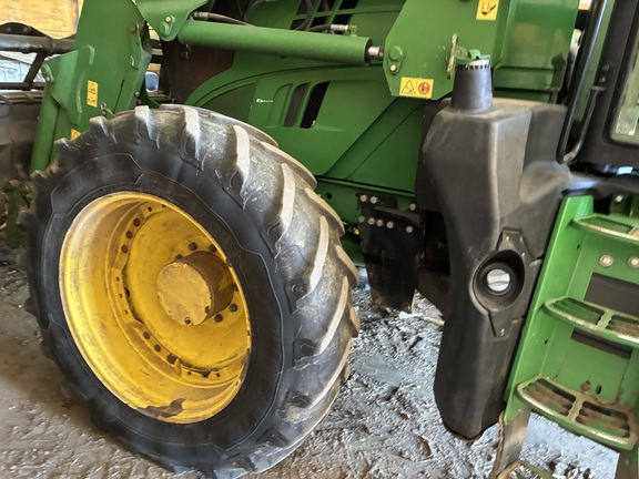 2015 John Deere 6215R (3rd thumbnail)