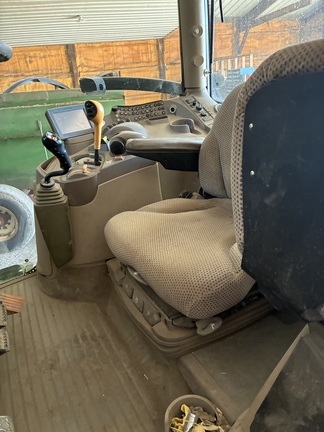 2015 John Deere 6215R (18th thumbnail)