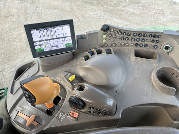2015 John Deere 6215R (19th thumbnail)