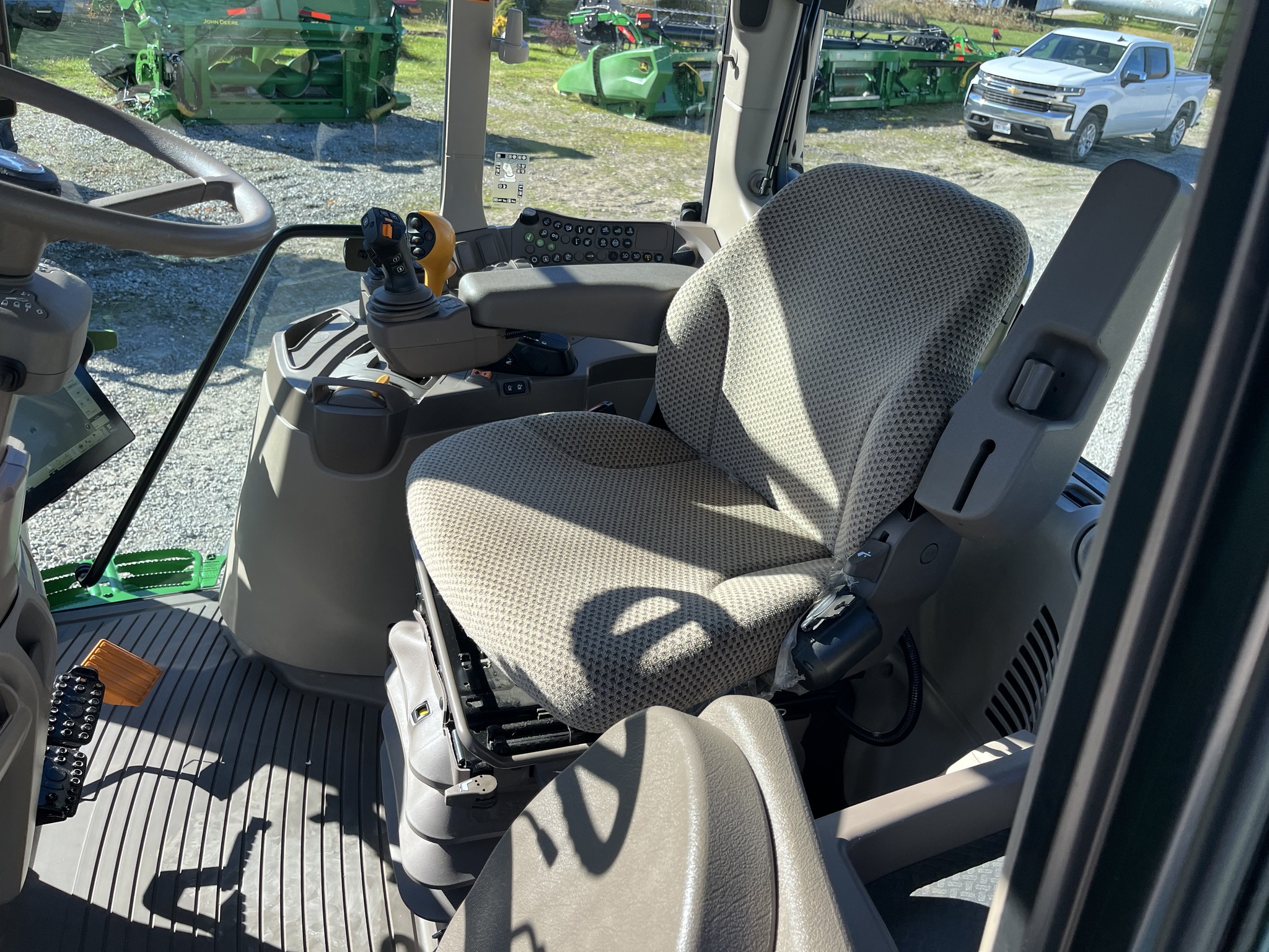 2024 John Deere 6130M Image 17