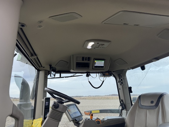 Photo of 2023 John Deere 8R 370