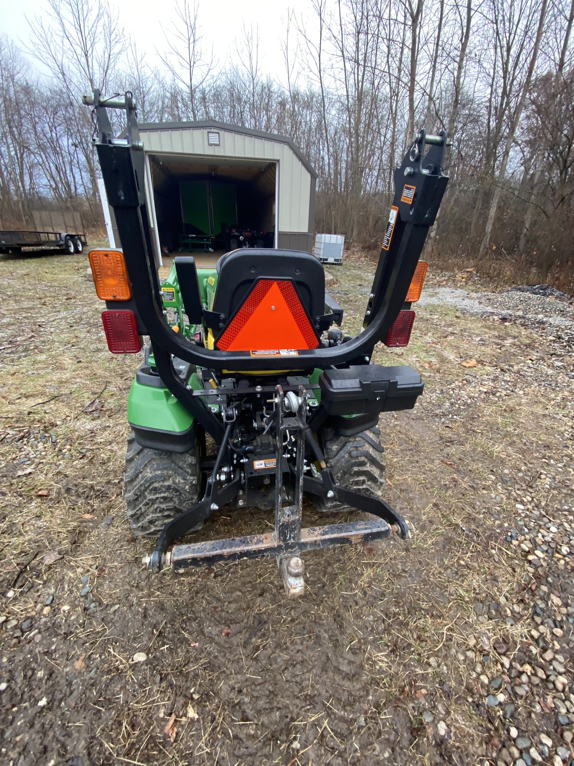 2017 John Deere 1025R Image 7