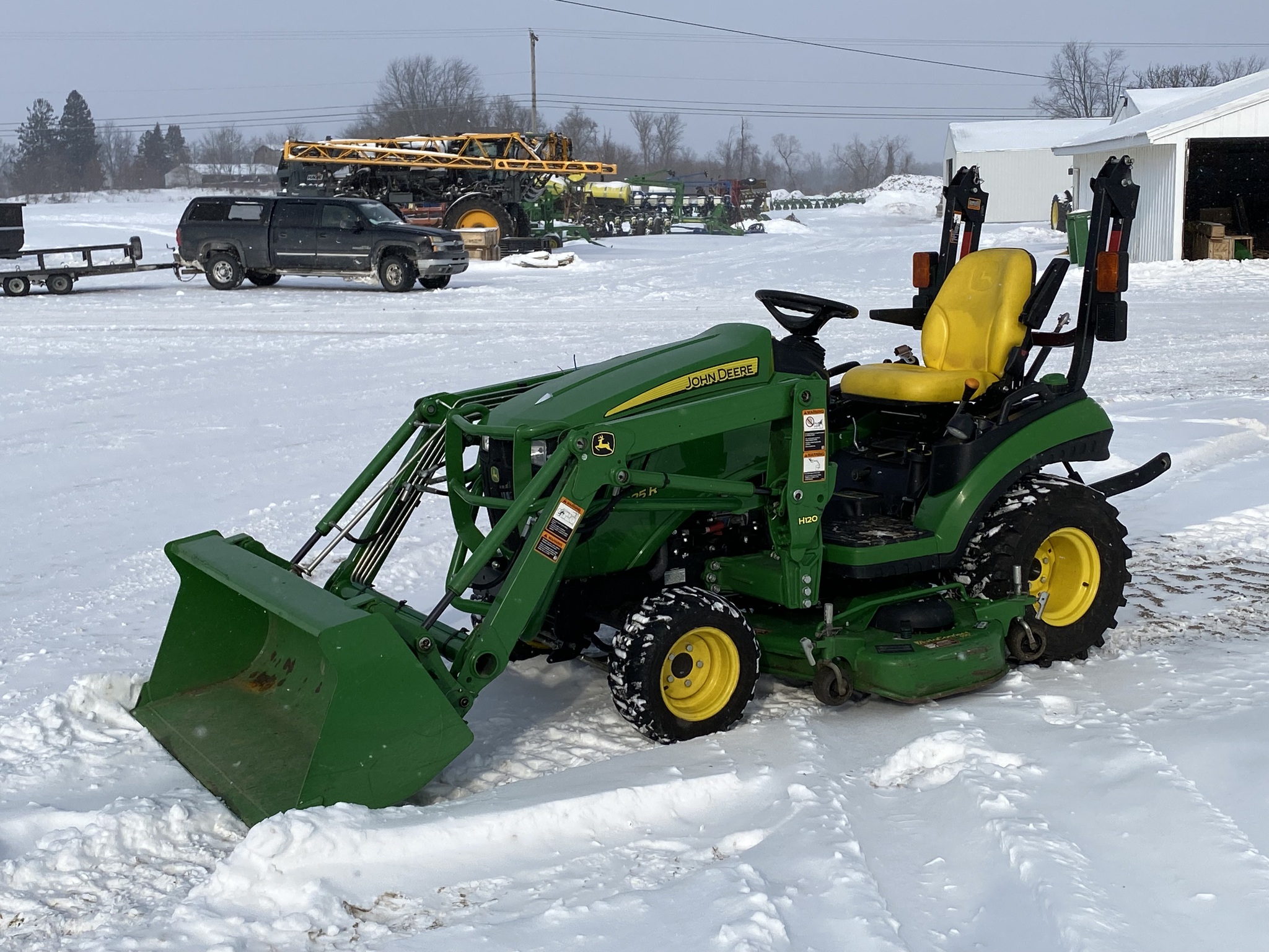 2017 John Deere 1025R Image 7