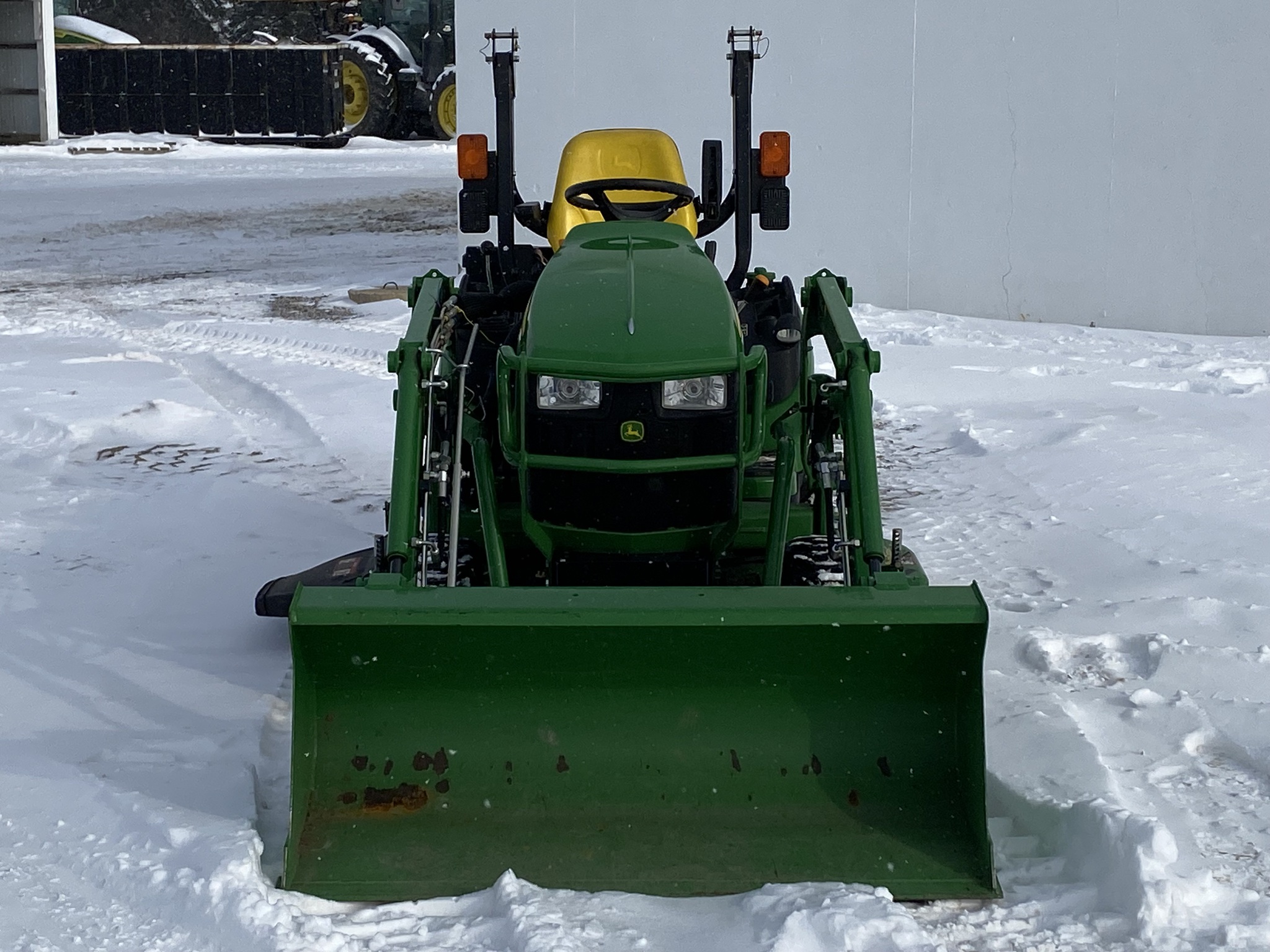 2017 John Deere 1025R Image 8