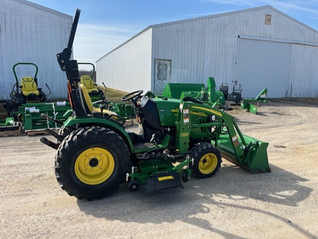 2010 John Deere 2520 Image 3