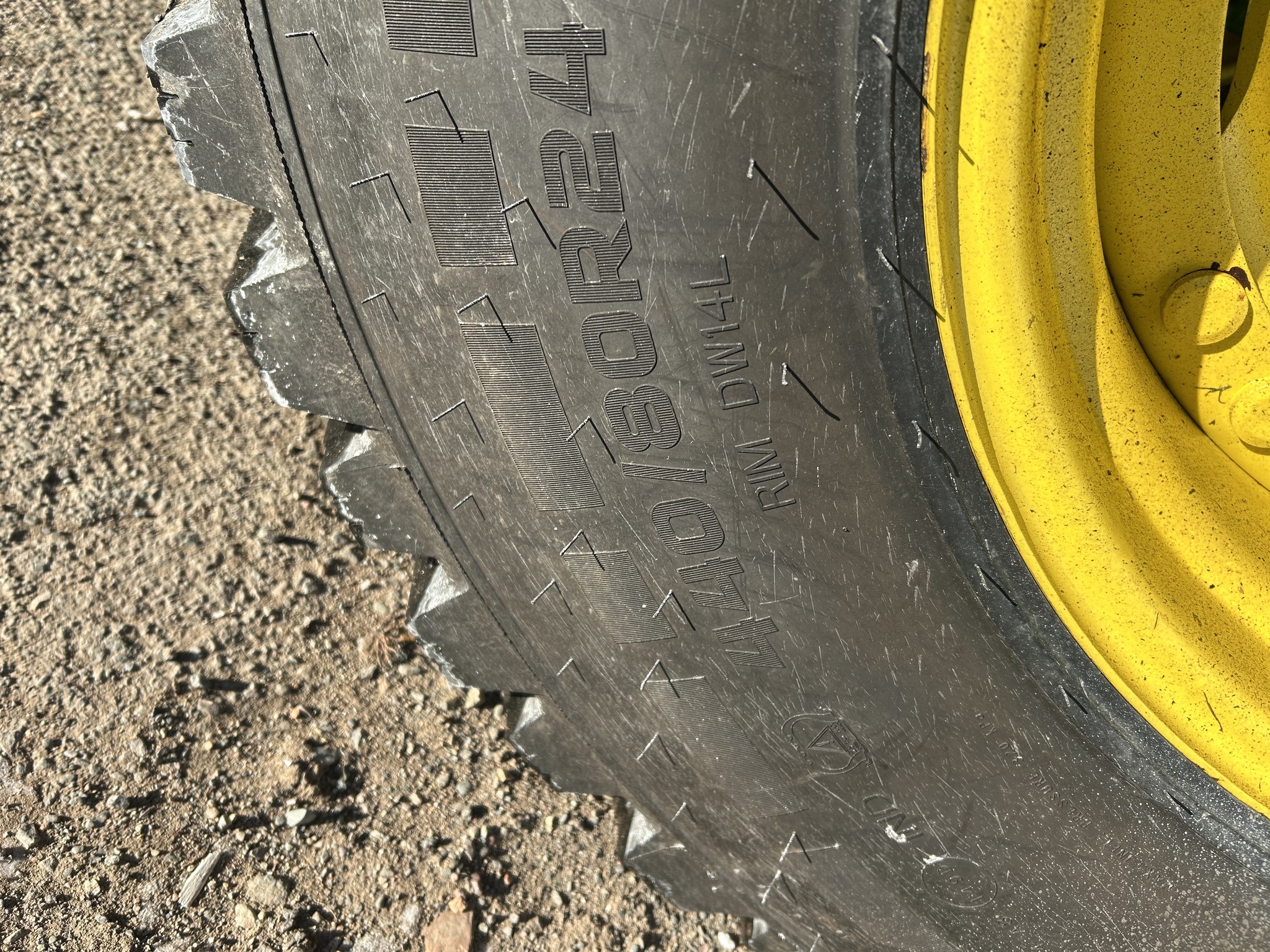 2023 John Deere 6110M Image 12