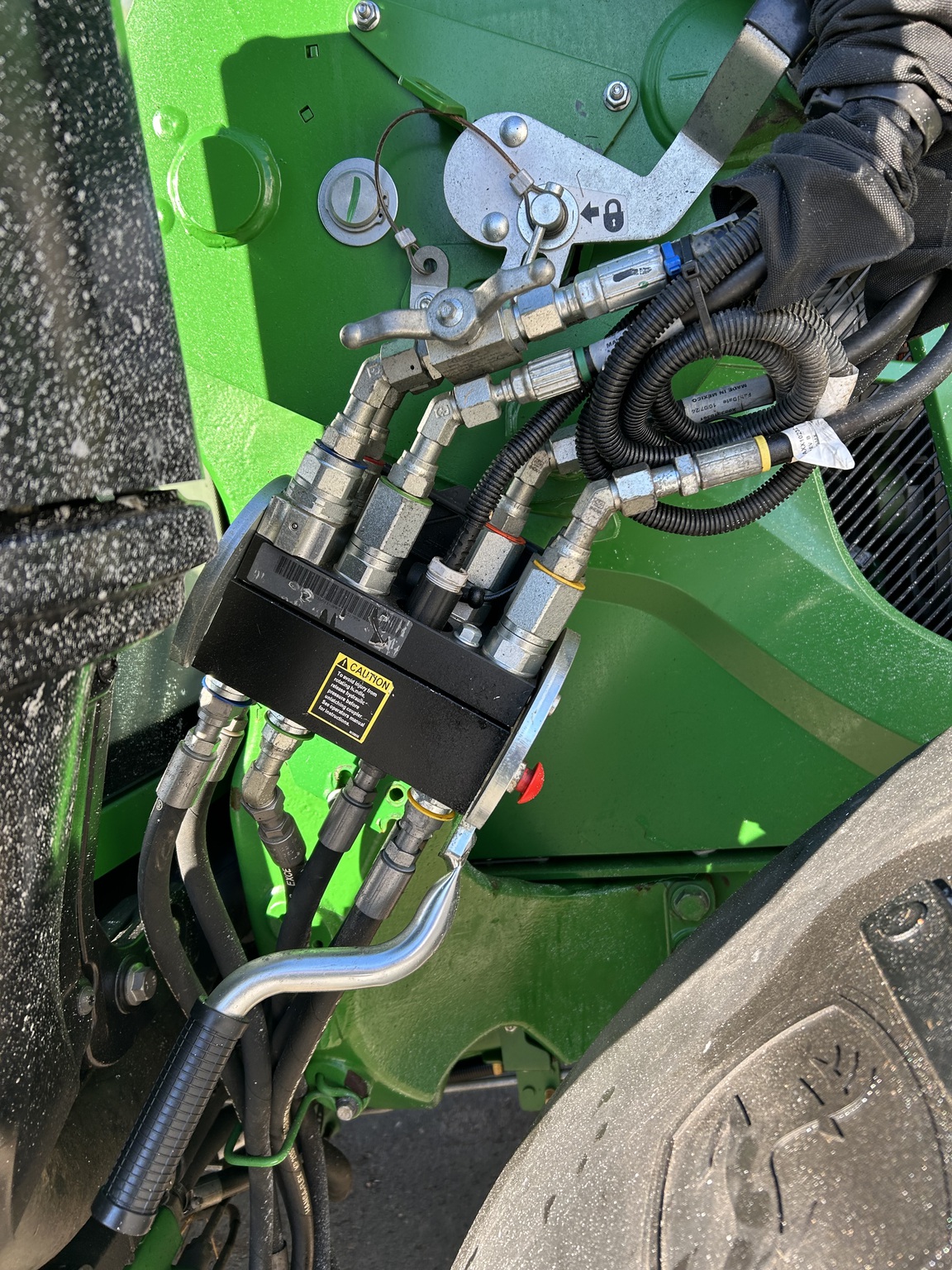 2023 John Deere 6110M Image 14