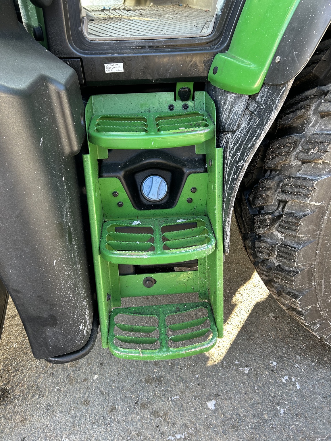 2023 John Deere 6110M Image 30
