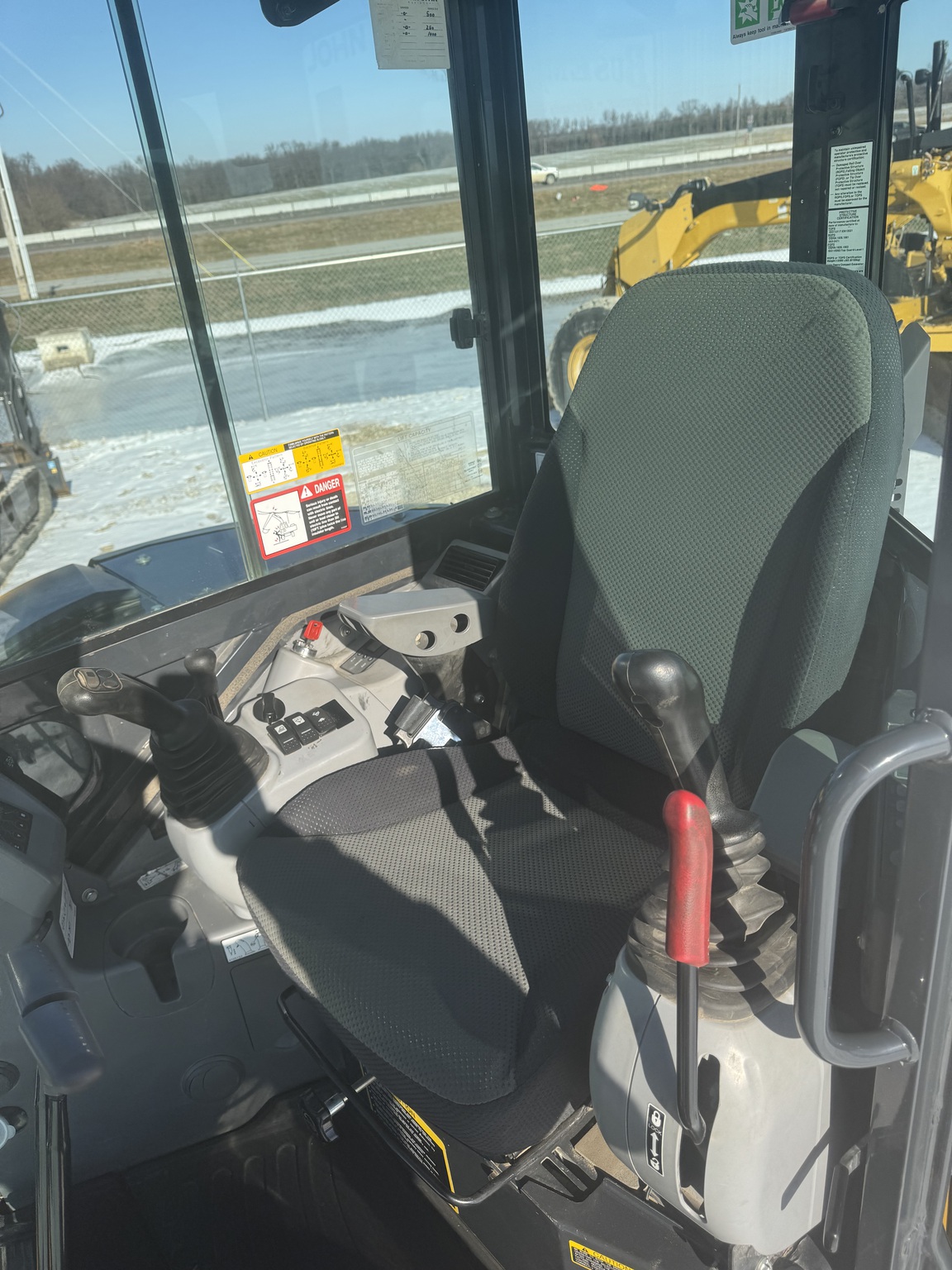 2022 John Deere 50G Image 9