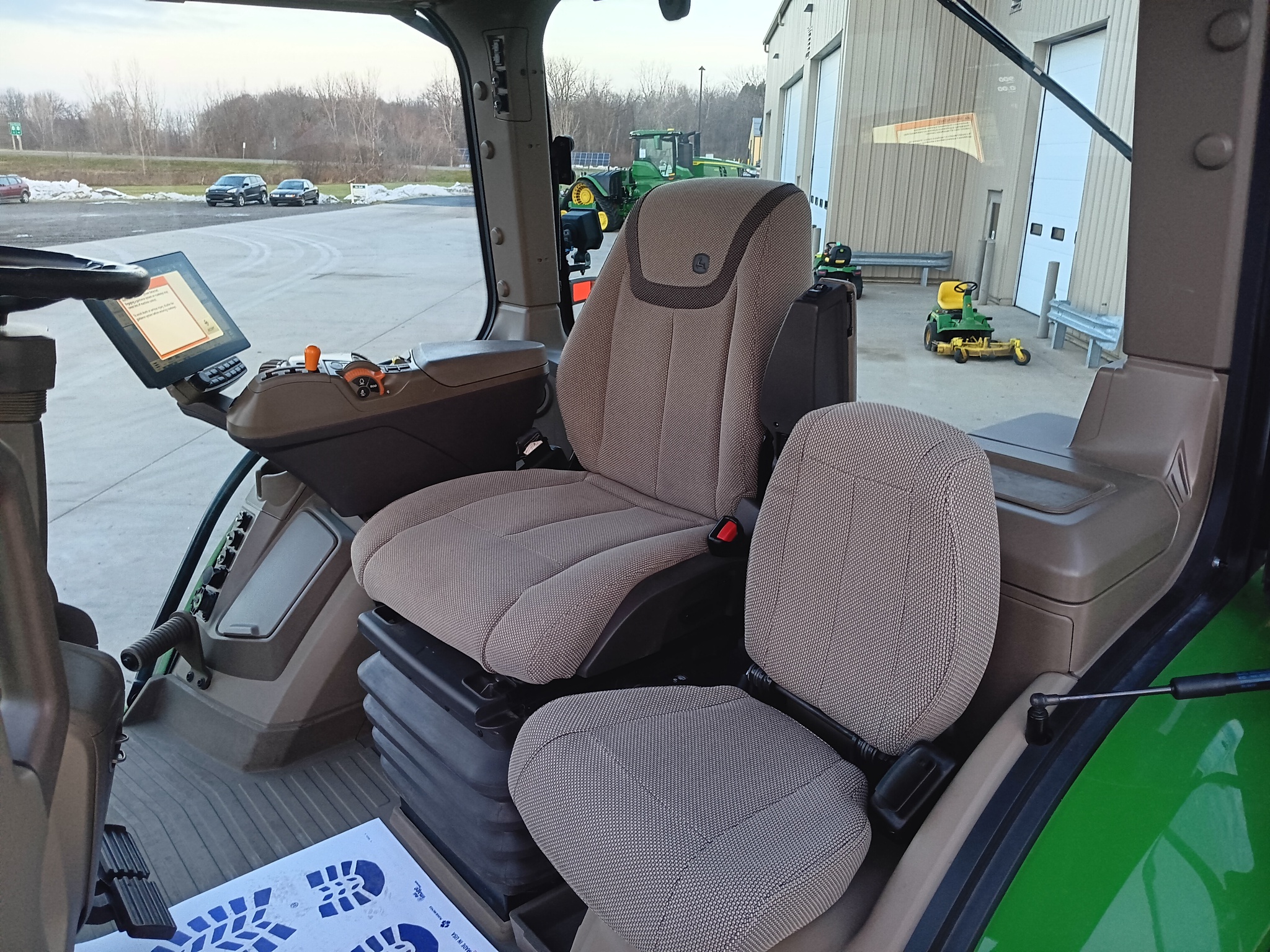 2024 John Deere 8R 230 Image 9