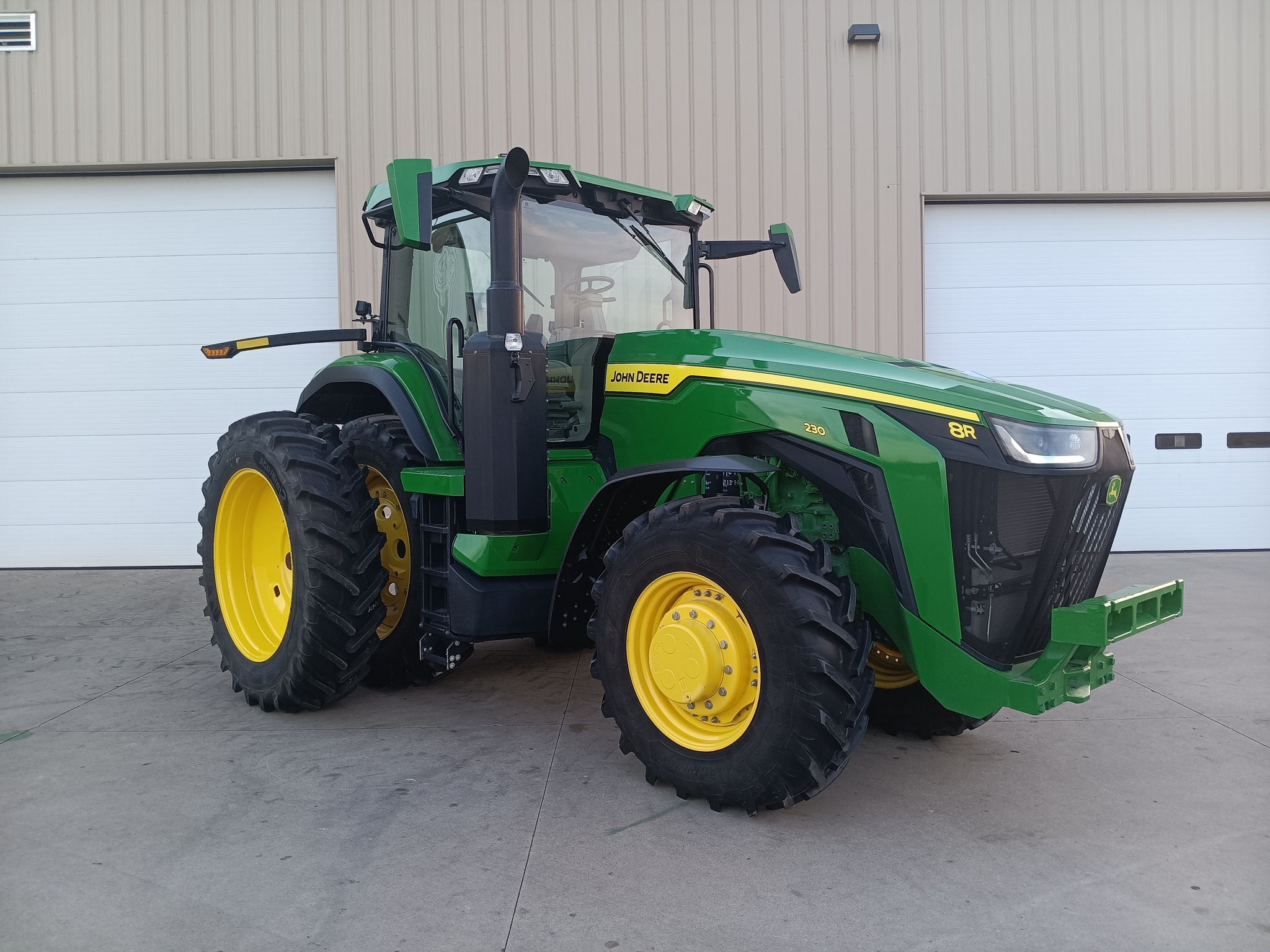 2024 John Deere 8R 230 Image 1