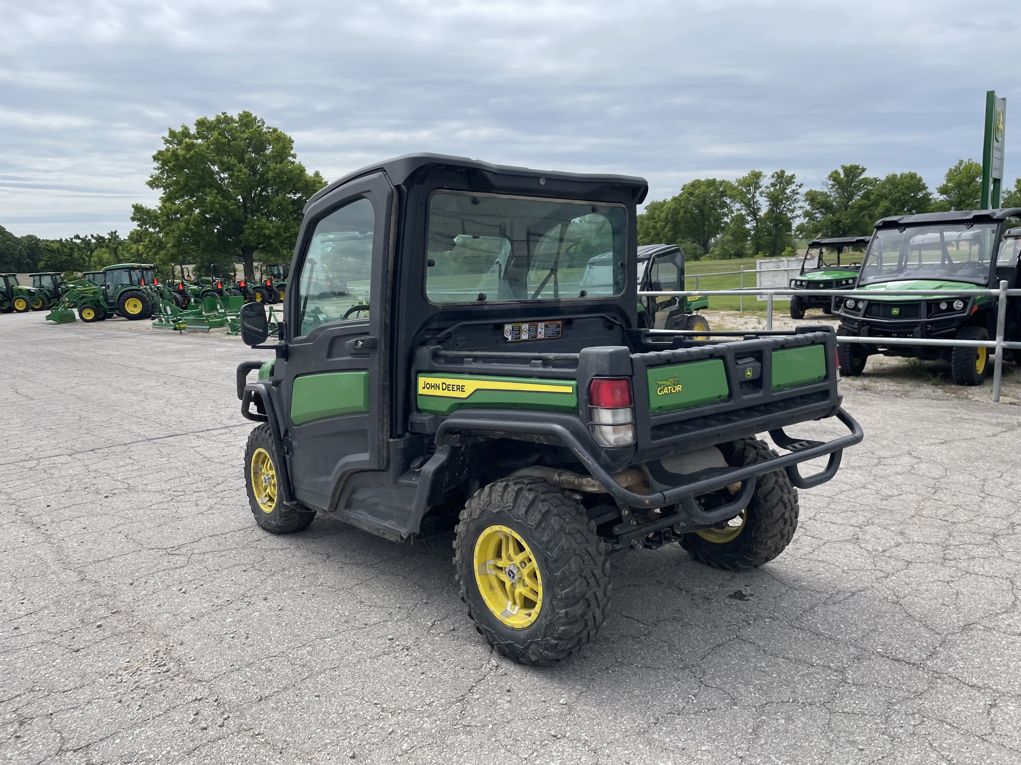  2023 John Deere XUV 835M at Heritage Tractor in Baldwin City, KS