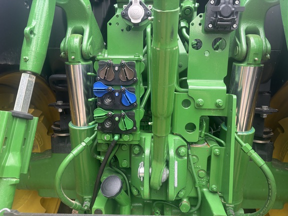 2023 John Deere 6R 145