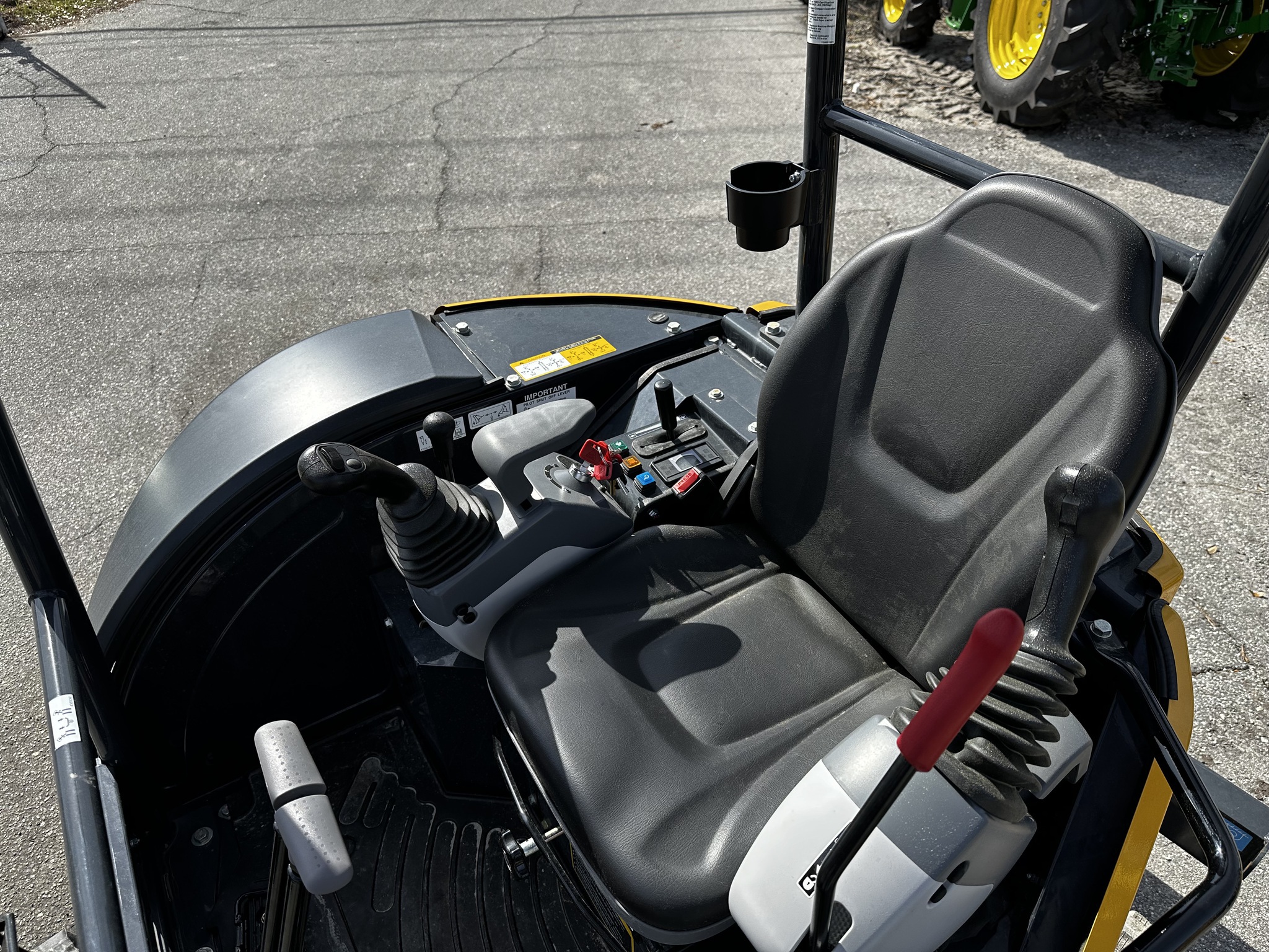 2025 John Deere 26 P Image 6