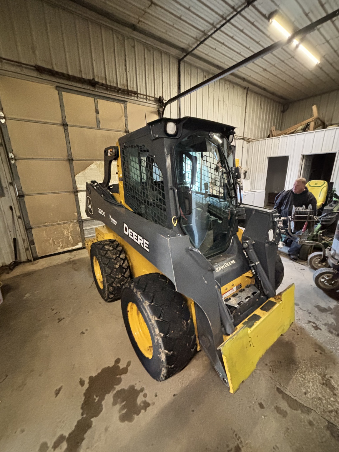 2024 John Deere 320G Image 6