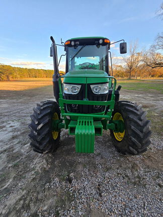 2018 John Deere 6130M Photo 11