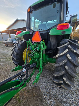 2018 John Deere 6130M Photo 6