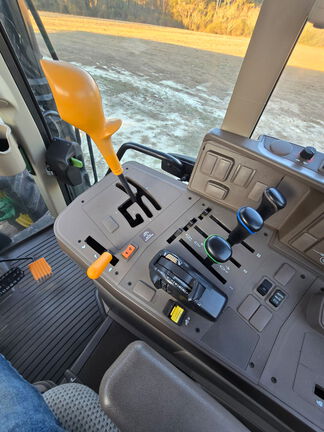 2018 John Deere 6130M Photo 19