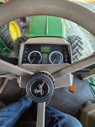 2018 John Deere 6130M Photo 17