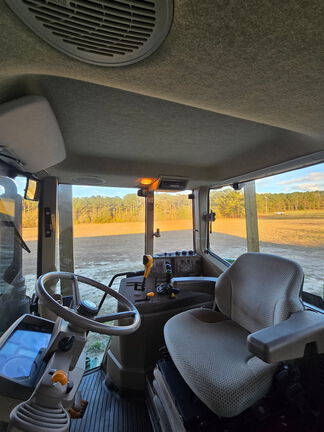 2018 John Deere 6130M Photo 16