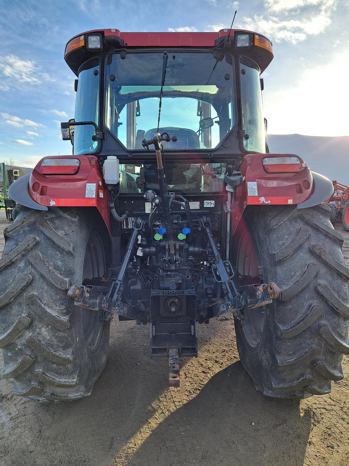 2018 Case IH Farmall 105C Image 5