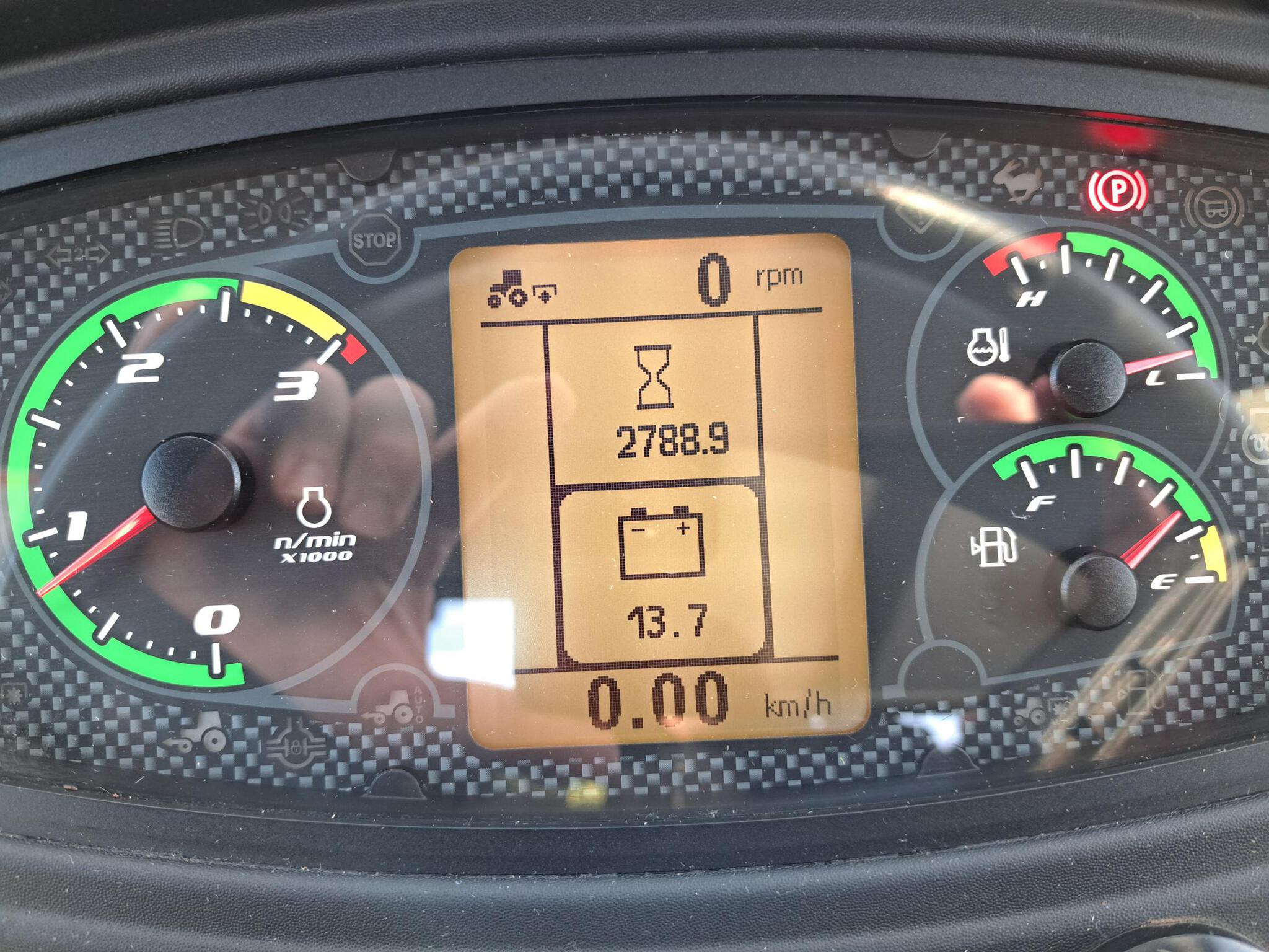 2018 Case IH Farmall 105C Image 7